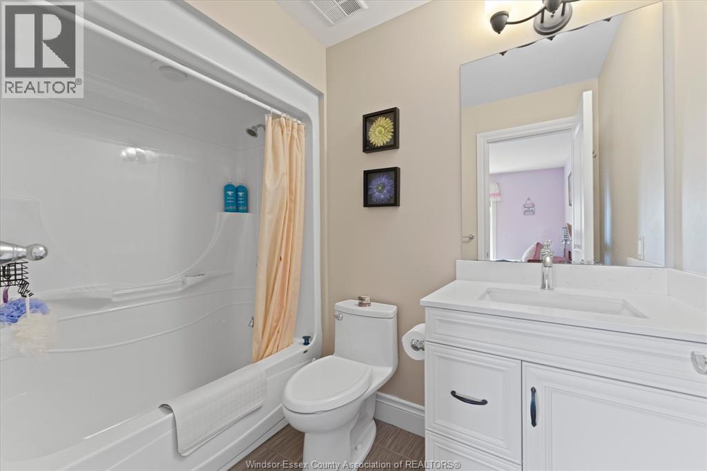 1108 Regency Crescent Property Photo 31