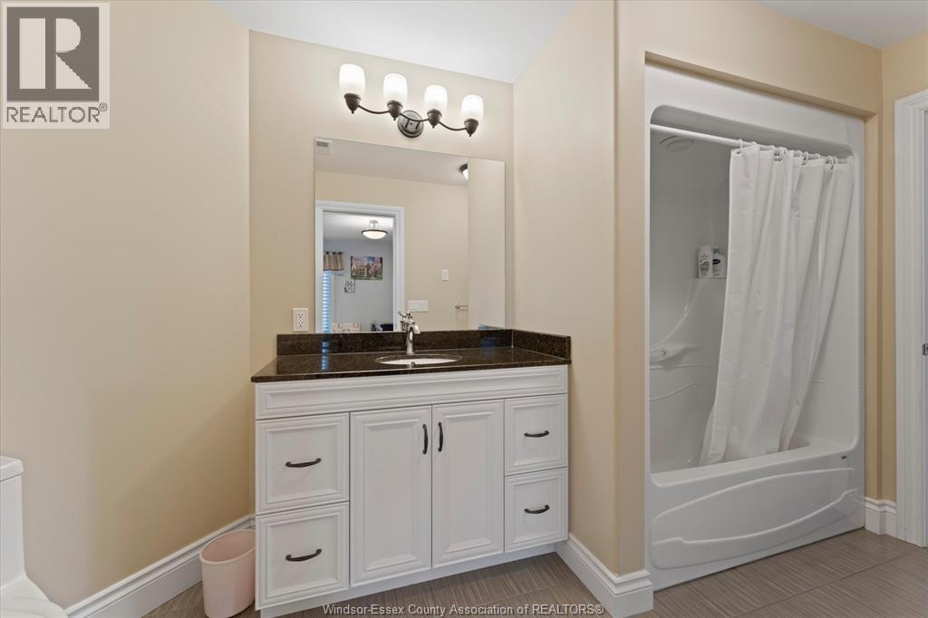 1108 Regency Crescent Property Photo 33