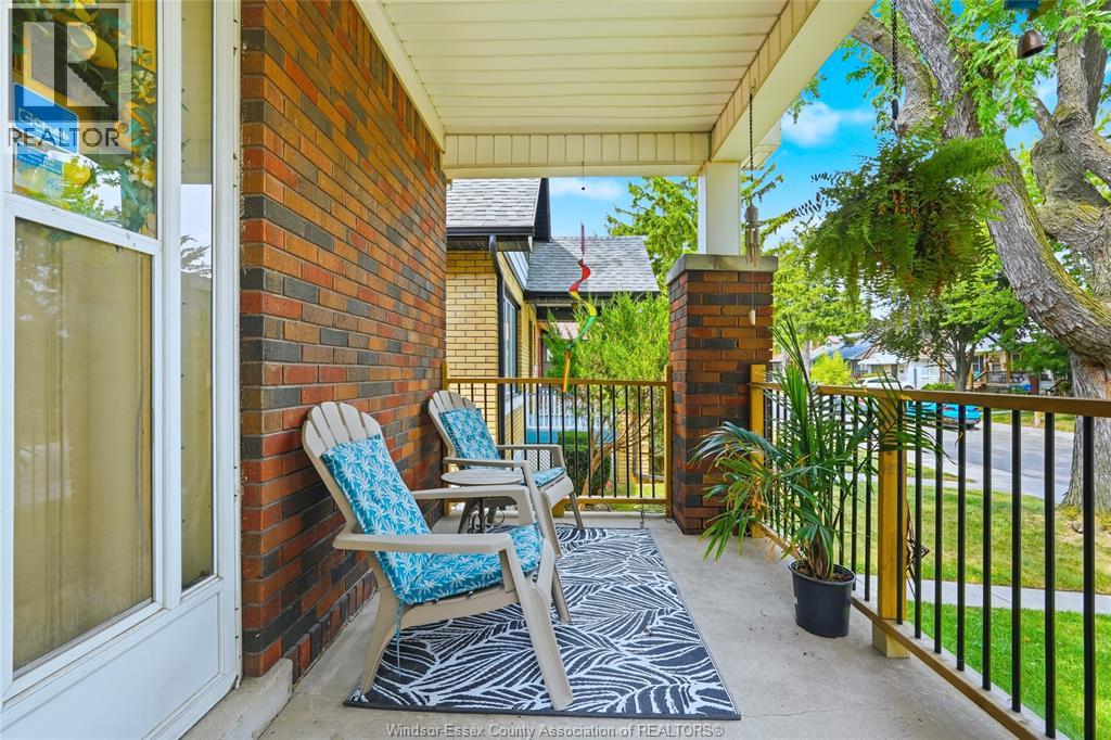 987 Curry Property Photo 4