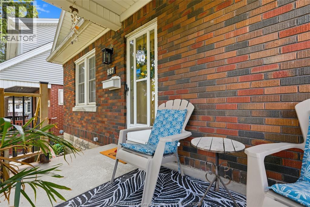987 Curry Property Photo 5