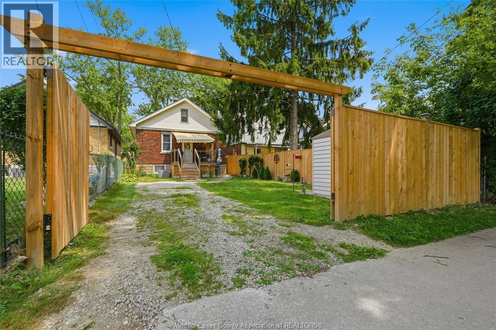 987 Curry Property Photo 28