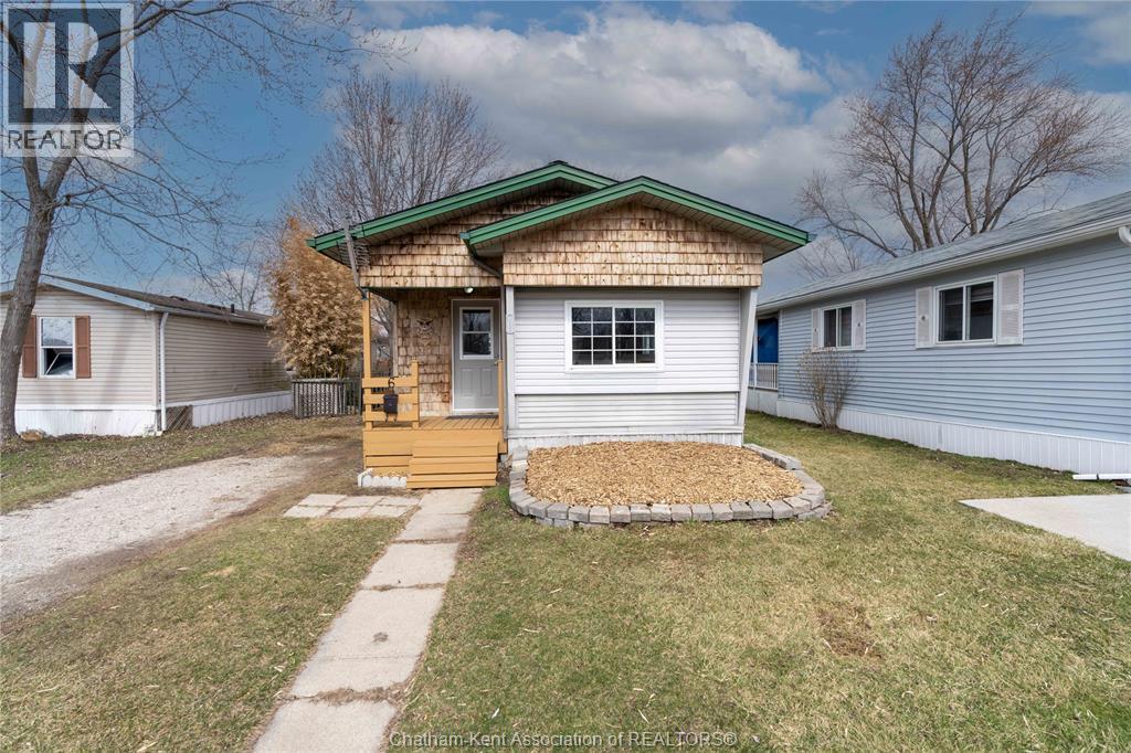 6 Maple Drive Property Photo 2