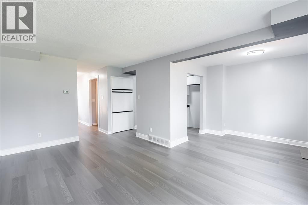 405 Cardiff Place Property Photo 18