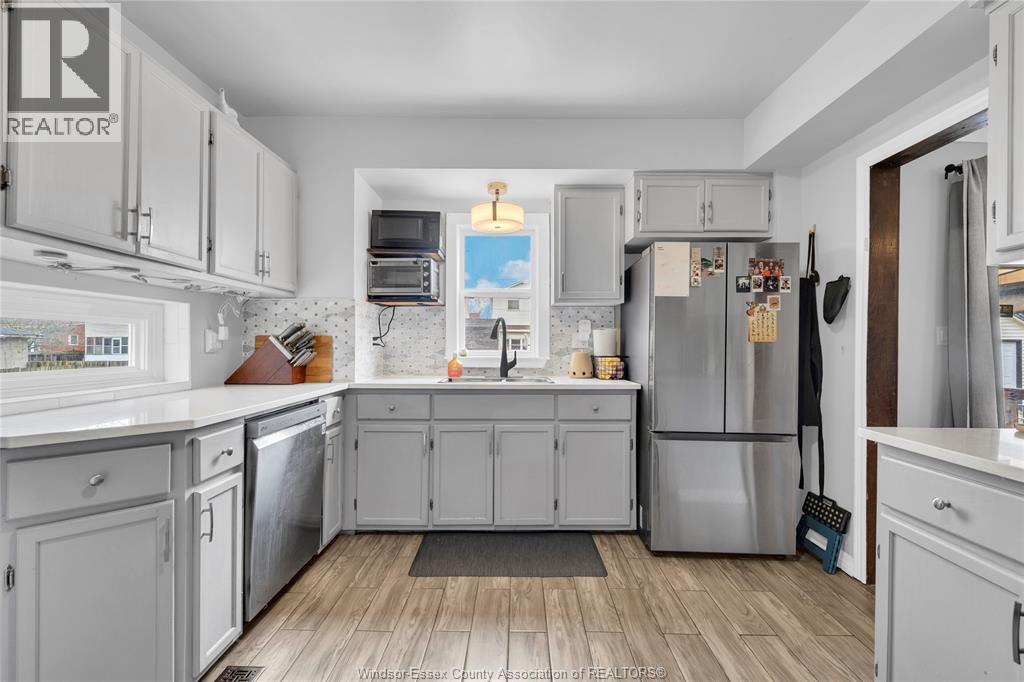 1244 Marentette Property Photo 4