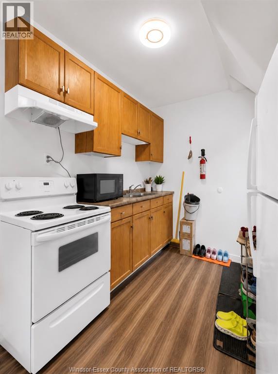 253 Curry Avenue Property Photo 4