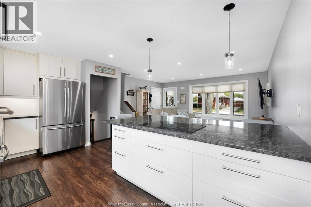 351 Carling Crescent Property Photo 6