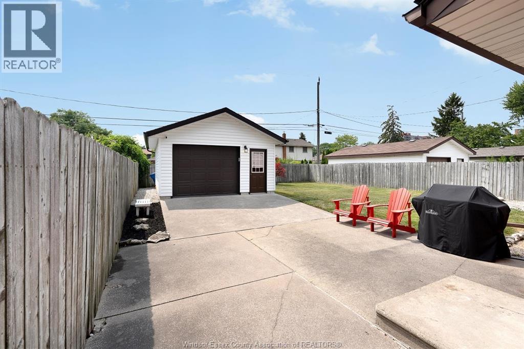 351 Carling Crescent Property Photo 15
