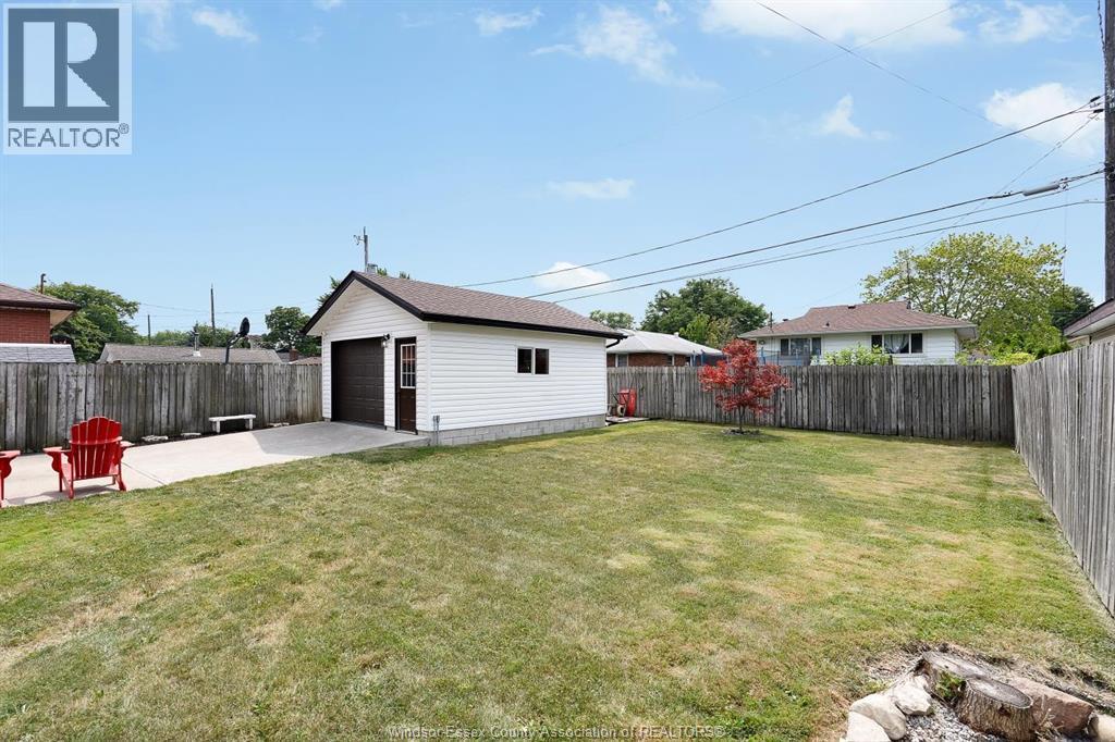 351 Carling Crescent Property Photo 16