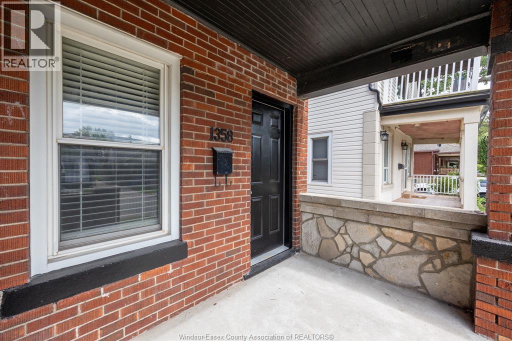 1358 Pierre Unit# Upper Property Photo 4