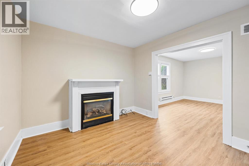 1358 Pierre Unit# Upper Property Photo 6