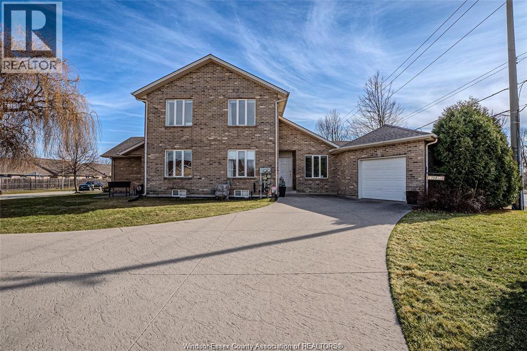 1708 BANWELL Property Photo 1