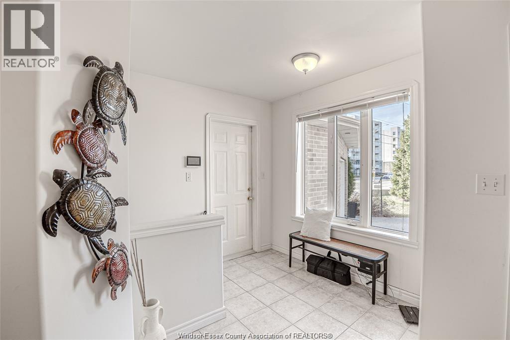 1708 Banwell Property Photo 3