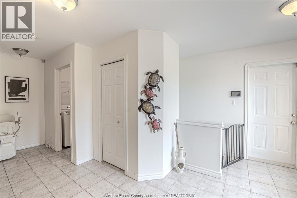1708 Banwell Property Photo 4