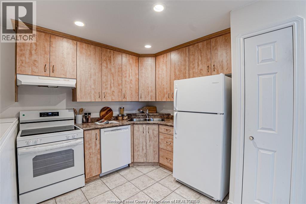 1708 Banwell Property Photo 7