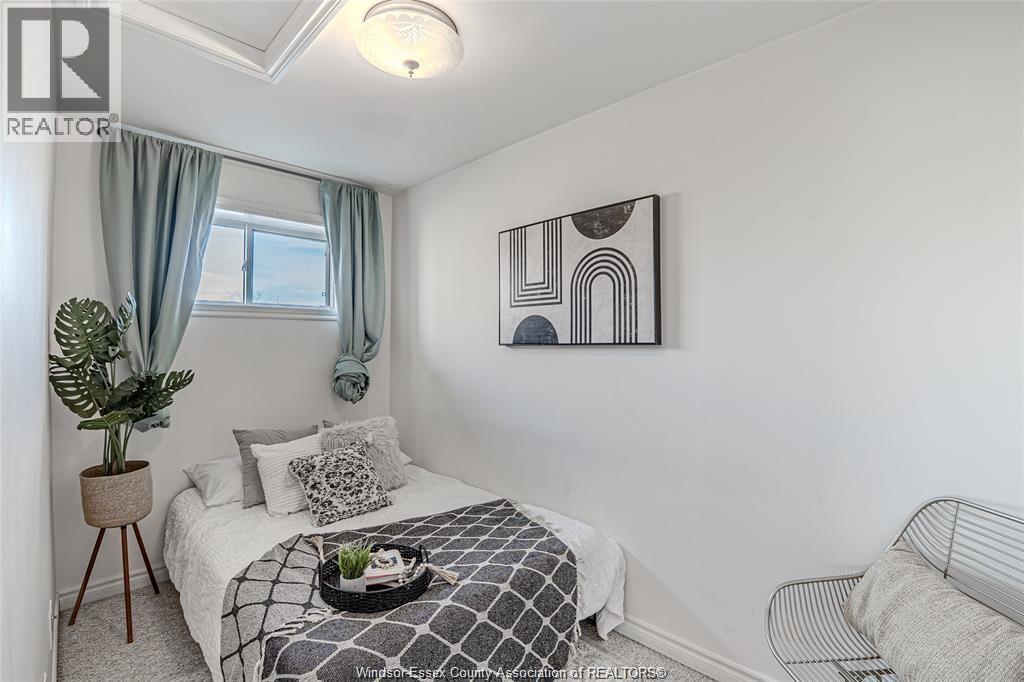 1708 Banwell Property Photo 9