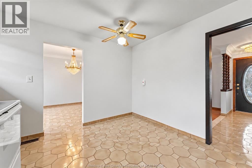 1116 Sumach Crescent Property Photo 11