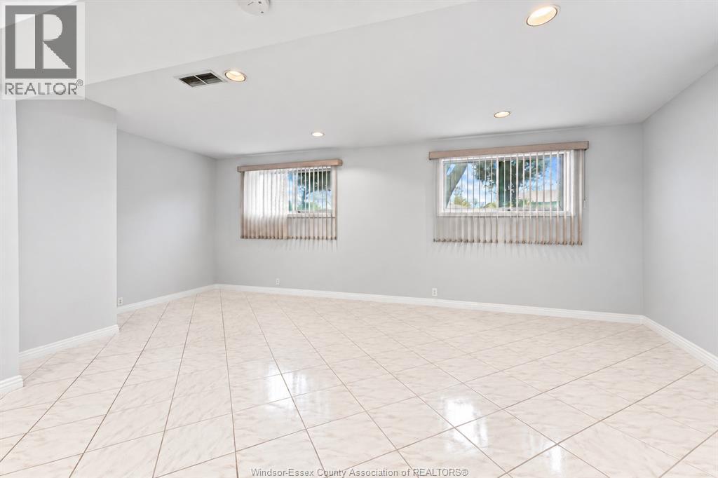 1116 Sumach Crescent Property Photo 20