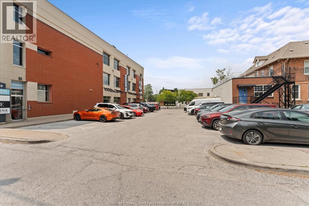 1623 Wyandotte Street East Unit# Lower 2 Property Photo 33