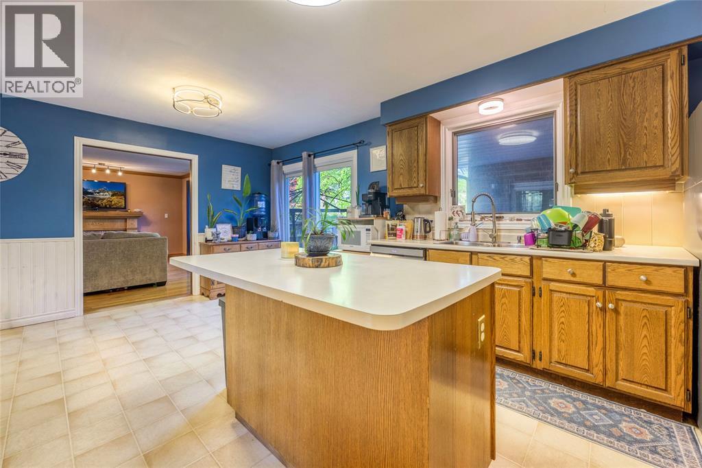 706 Esser Crescent Property Photo 14
