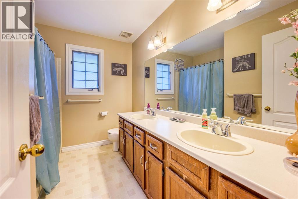 706 Esser Crescent Property Photo 17