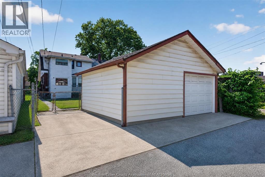 1342 Hall Avenue Property Photo 39