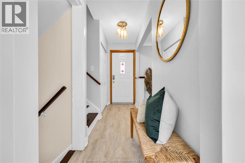 4025 Mount Royal Property Photo 3