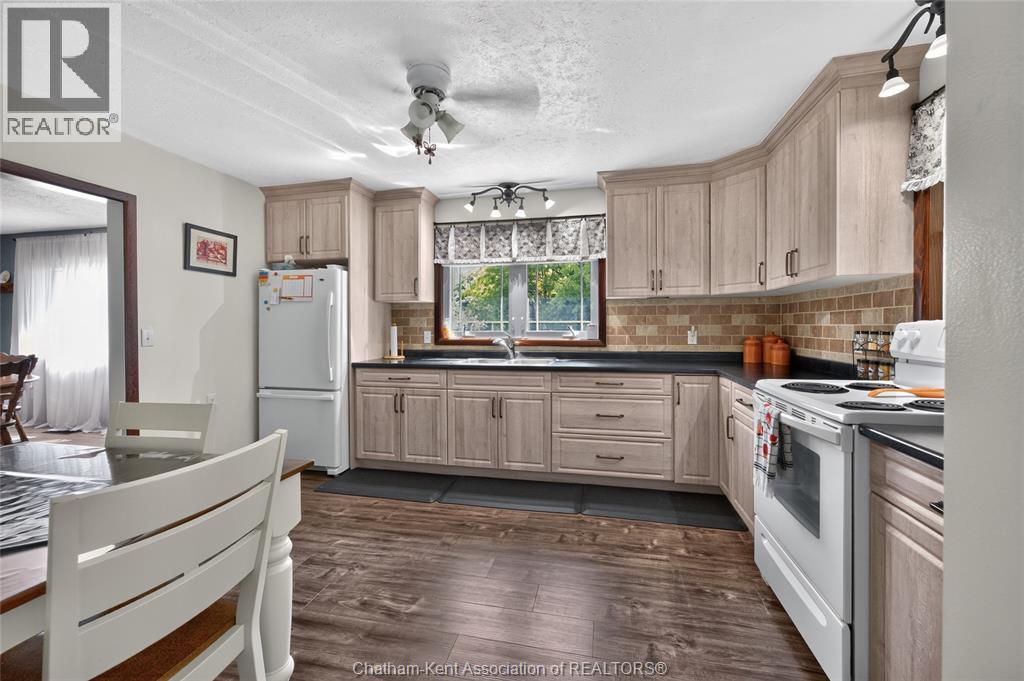 29712 Esterville Road Property Photo 10