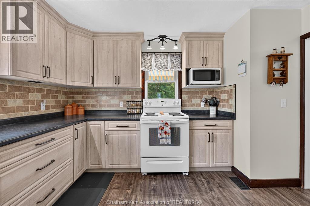 29712 Esterville Road Property Photo 13