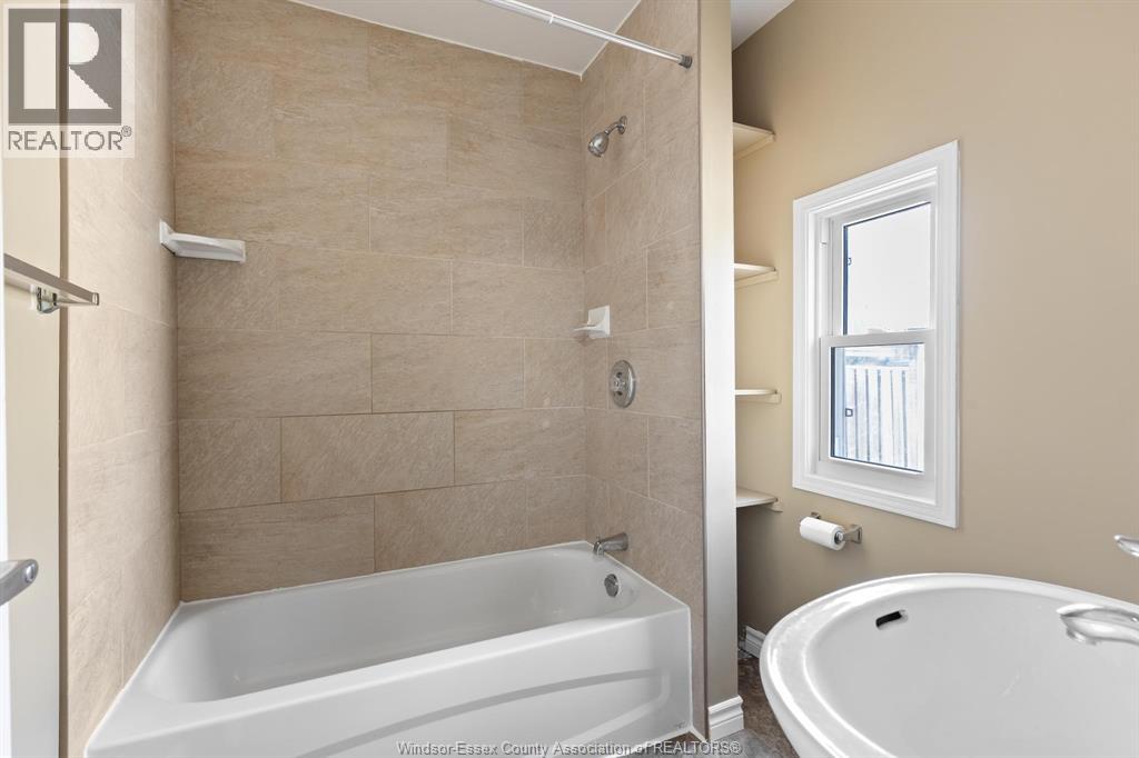 1589 Drouillard Property Photo 8