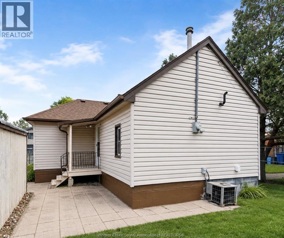 1589 Drouillard Property Photo 10
