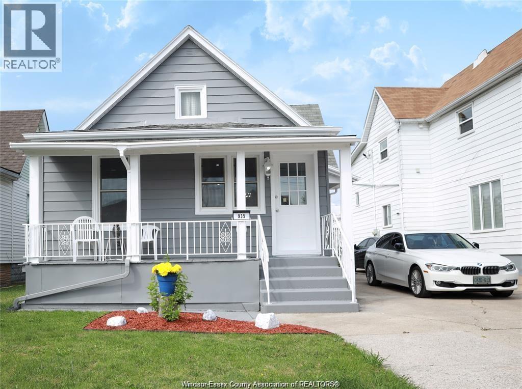 935 Langlois Avenue Unit# Lower Property Photo 3