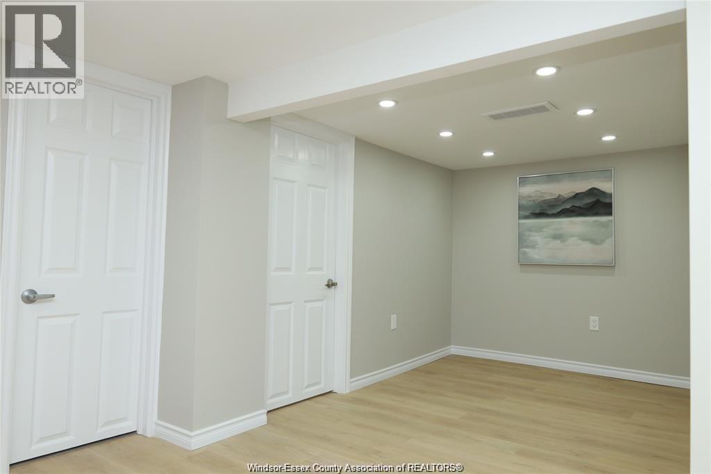 935 Langlois Avenue Unit# Lower Property Photo 5