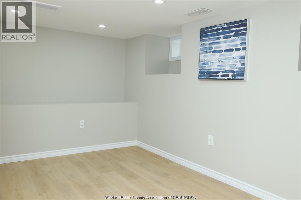 935 Langlois Avenue Unit# Lower Property Photo 9