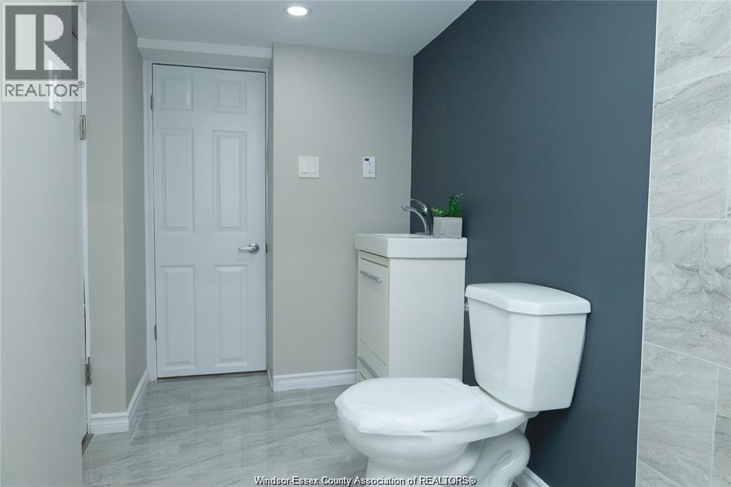 935 Langlois Avenue Unit# Lower Property Photo 15