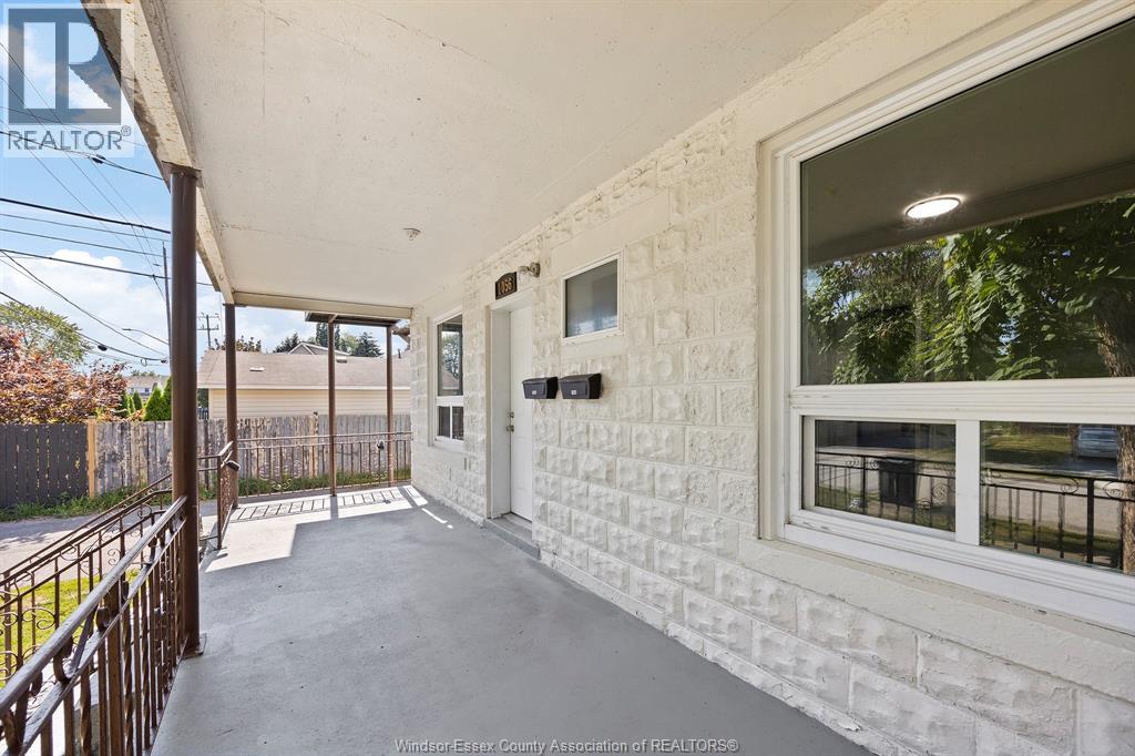 1056-1060 Niagara Property Photo 3