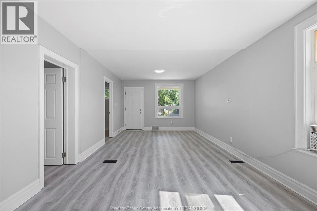 1056-1060 Niagara Property Photo 6