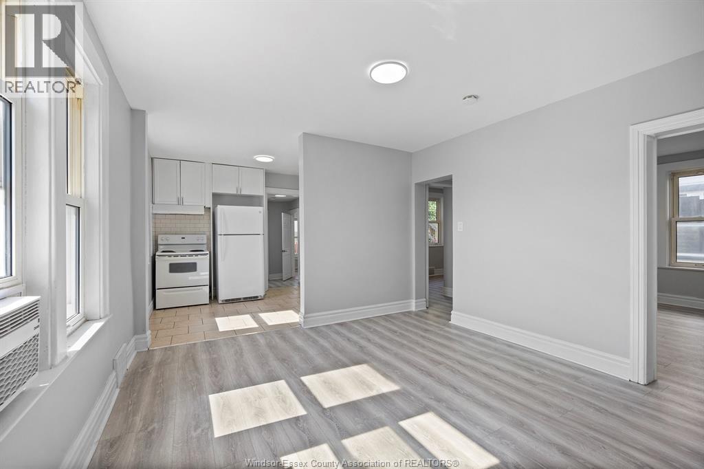 1056-1060 Niagara Property Photo 8