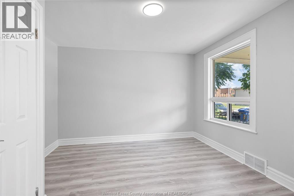 1056-1060 Niagara Property Photo 9