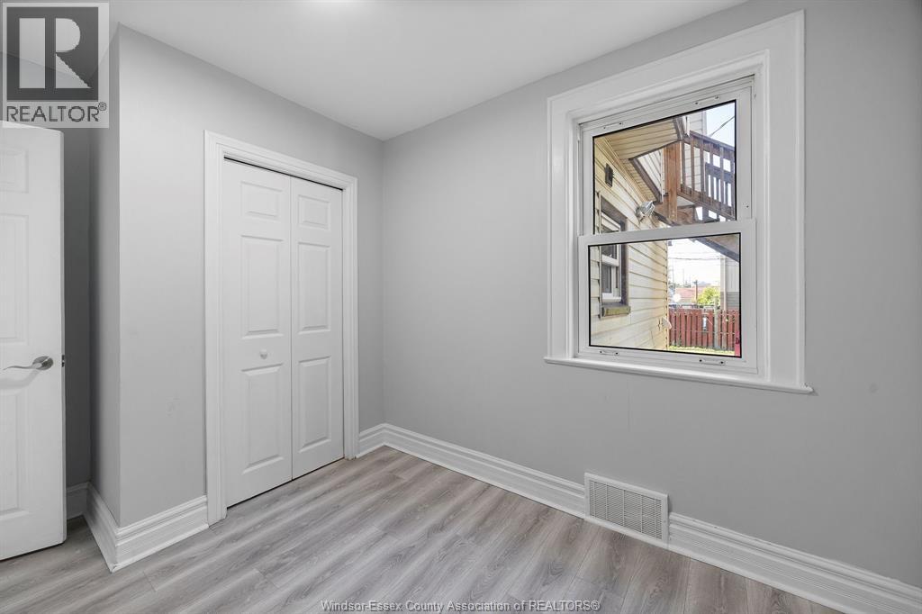 1056-1060 Niagara Property Photo 12