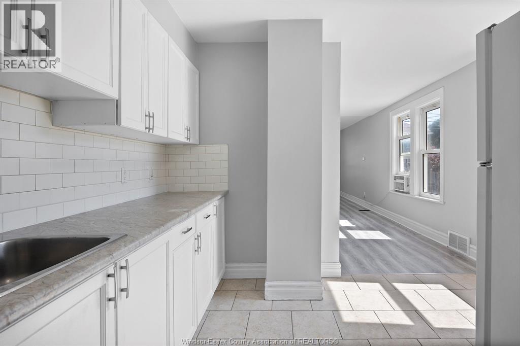 1056-1060 Niagara Property Photo 16