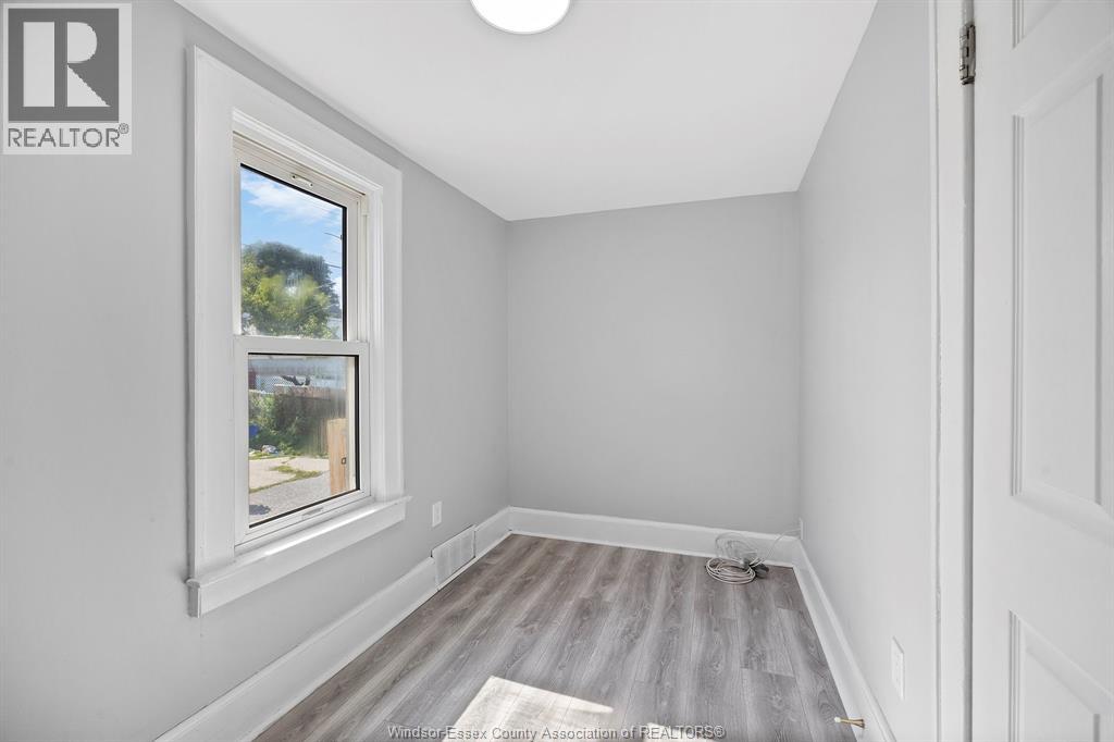 1056-1060 Niagara Property Photo 18