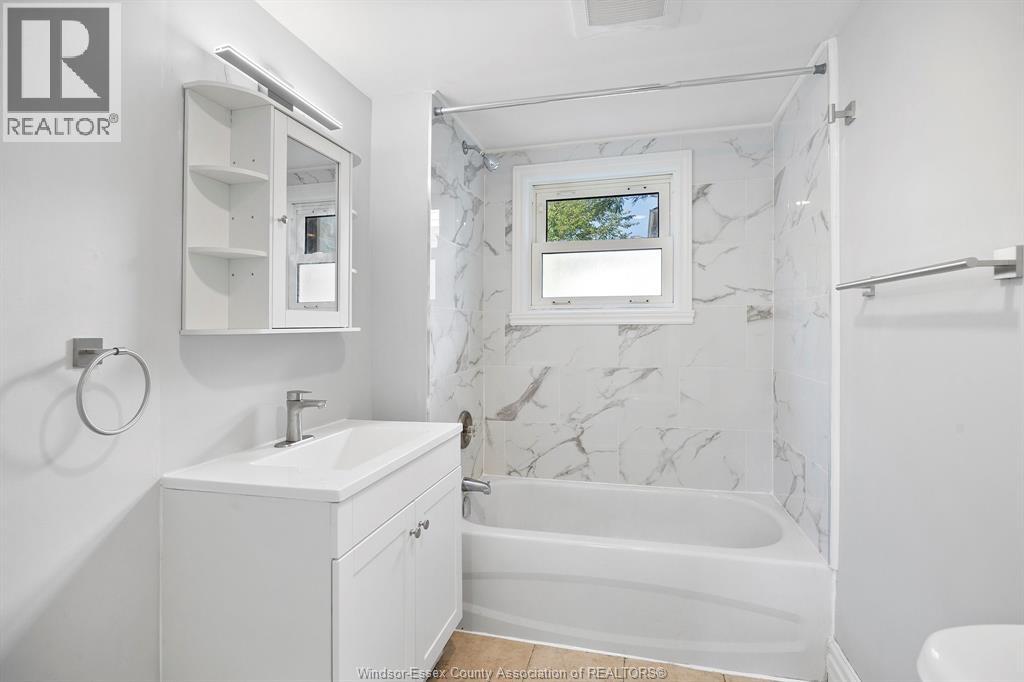 1056-1060 Niagara Property Photo 19