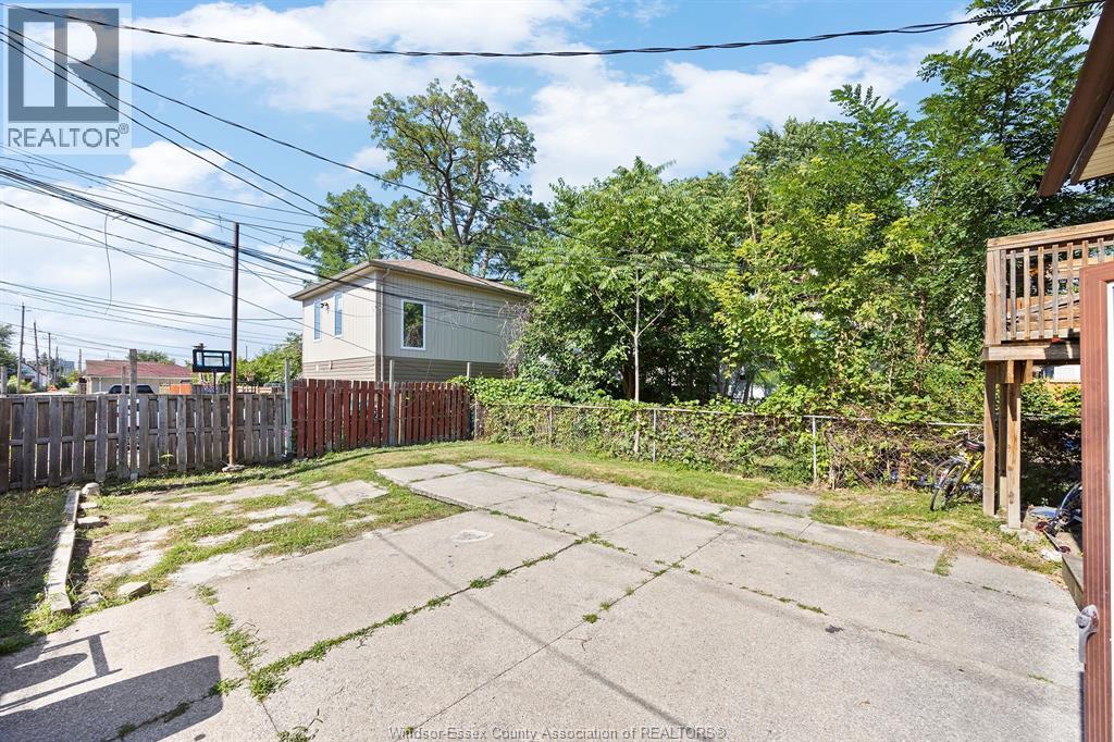 1056-1060 Niagara Property Photo 23
