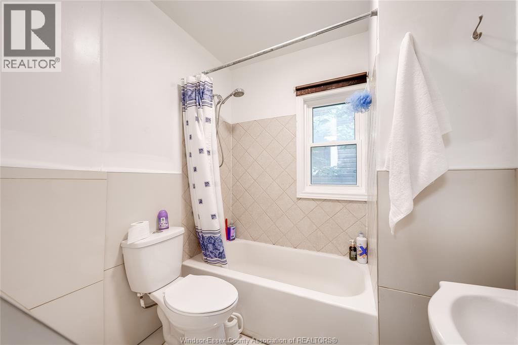 1626 Albert Property Photo 16