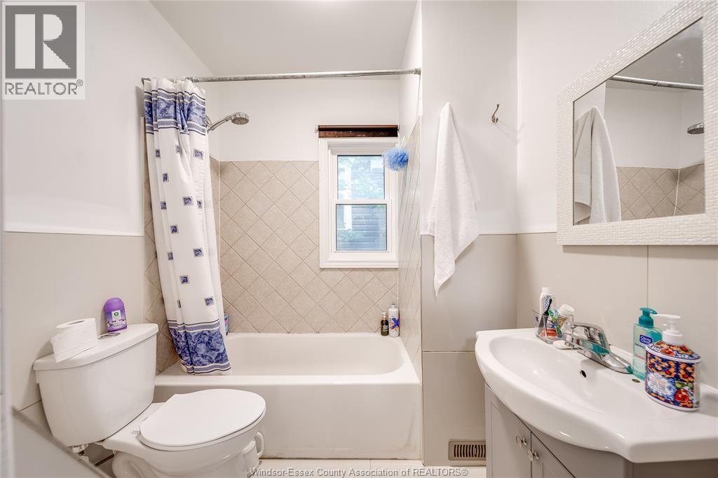 1626 Albert Property Photo 17