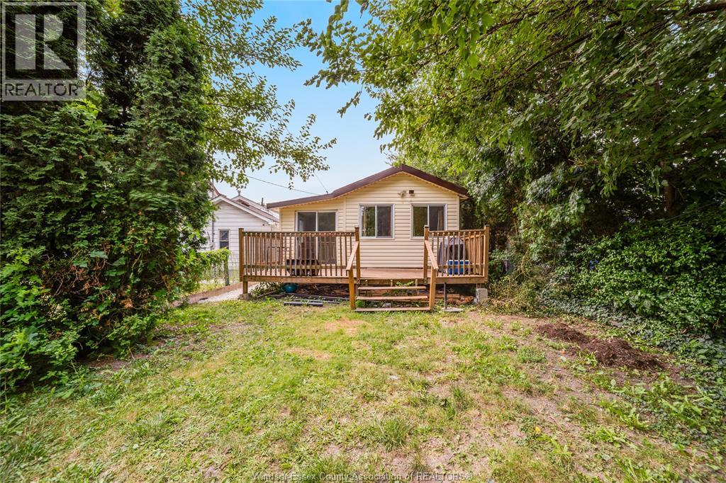 1626 Albert Property Photo 22