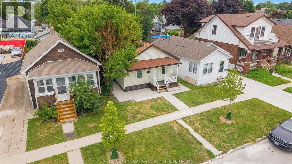 1626 Albert Property Photo 33