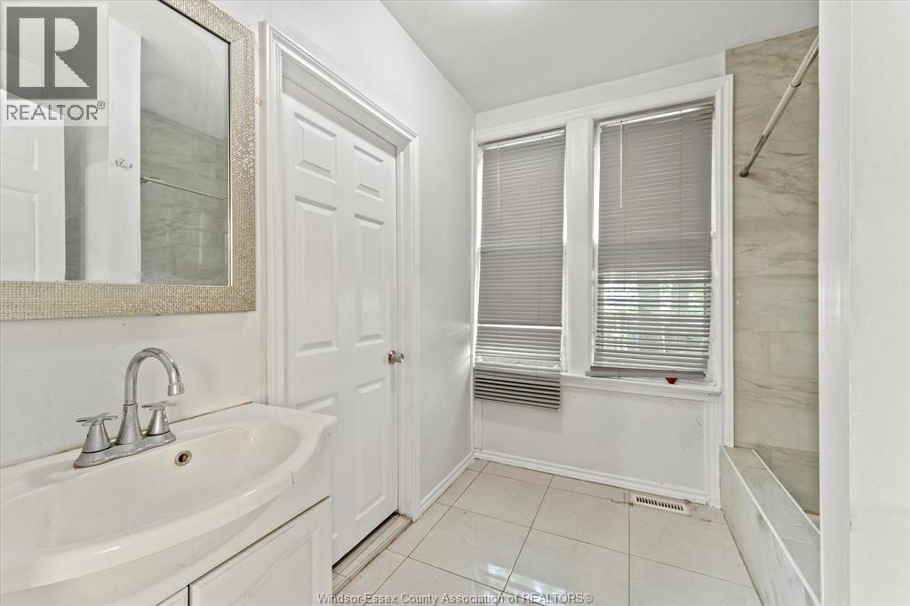 691 Windermere Road Property Photo 13