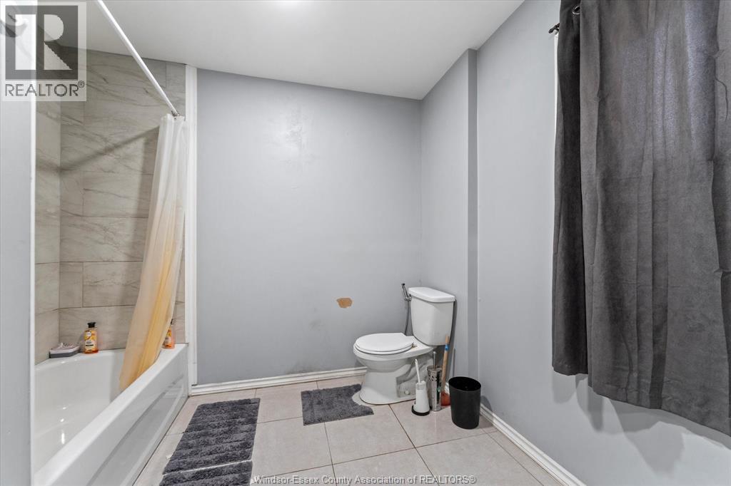 691 Windermere Road Property Photo 22