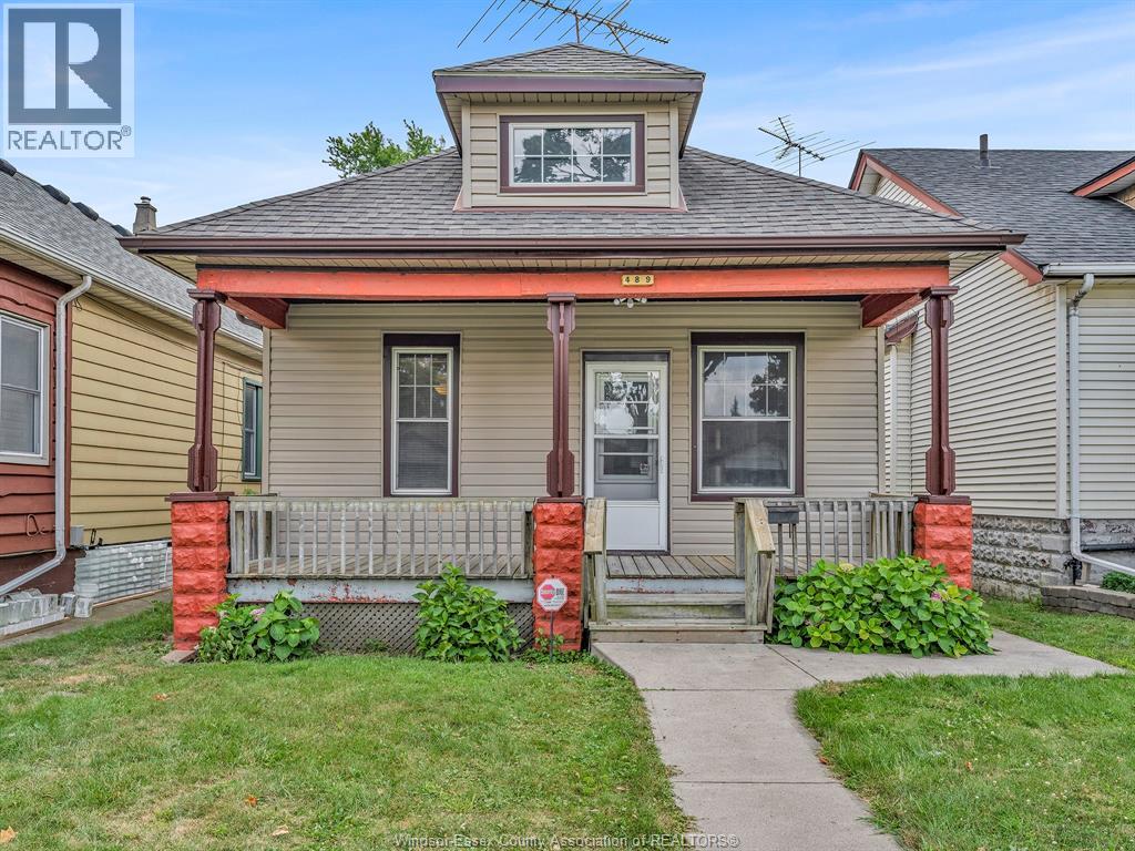 489 MCKAY AVENUE Property Photo 1